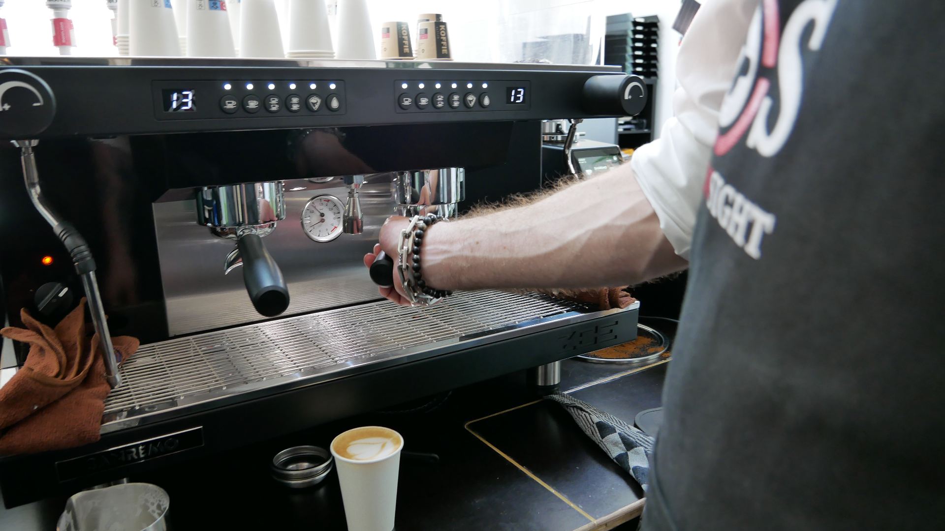 Sanremo espressomachine in actie